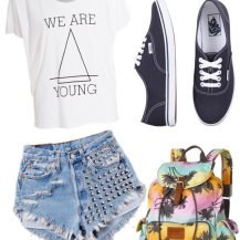 Chic-Outfit-Idea-with-High-Waisted-Shorts